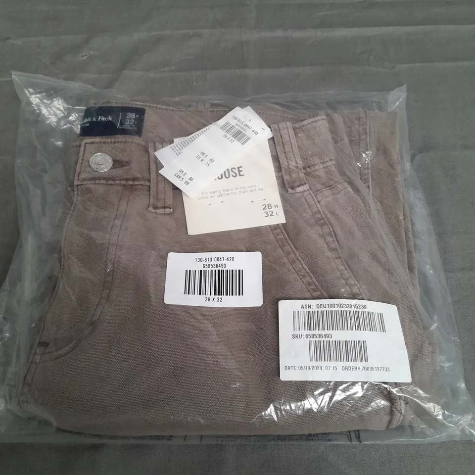 ABERCROMBIE & FTICH LOOSE TAN TROUSERS - 28W 32L