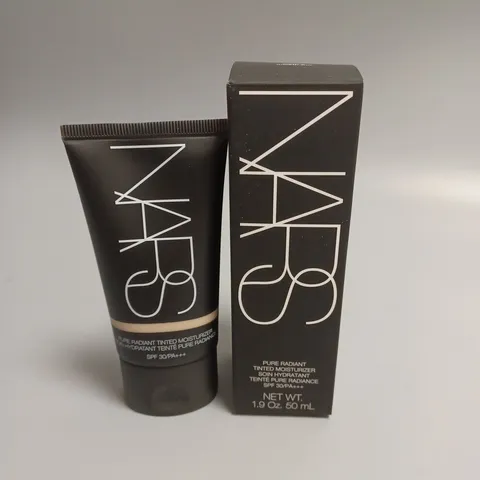 NARS PURE RADIANT TINTED MOISTURIZER SPF 30 - 03 GROENLAND