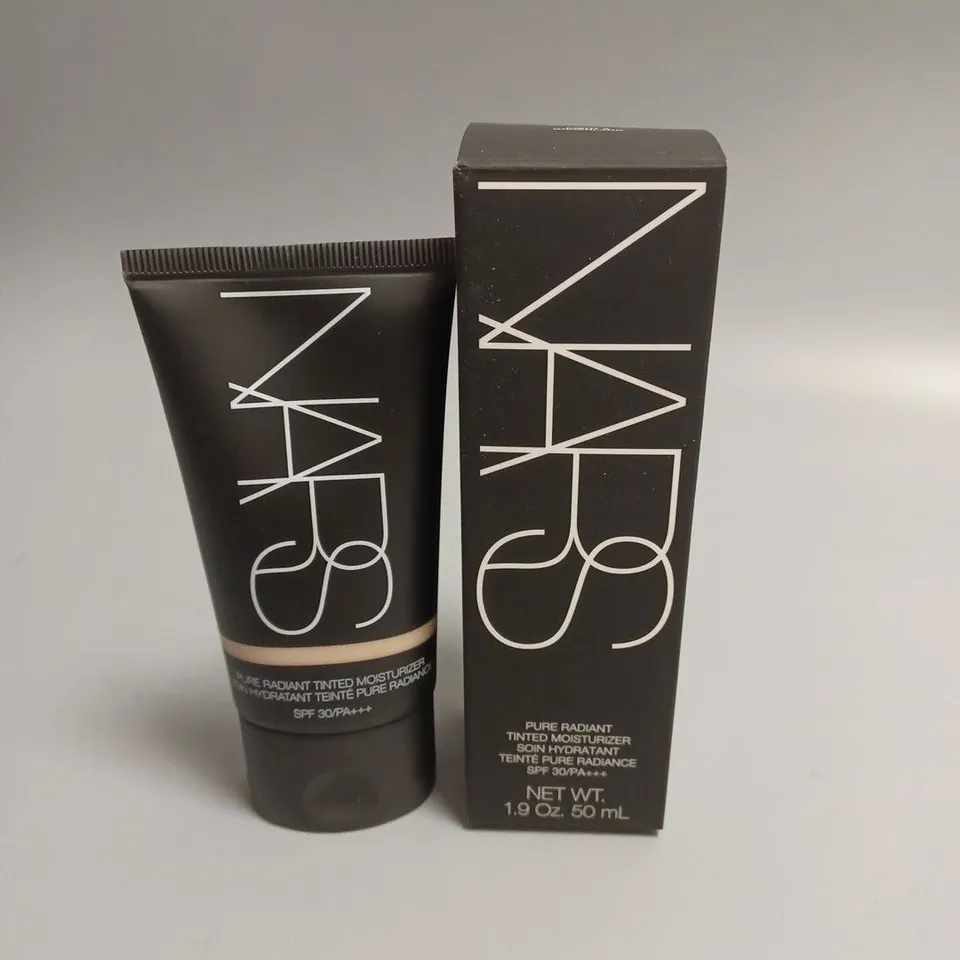 NARS PURE RADIANT TINTED MOISTURIZER SPF 30 - 03 GROENLAND 