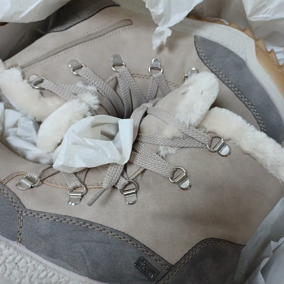 BOXED RIEKER ANTISTRESS WARM HIKING BOOTS, CREAM - SIZE 6