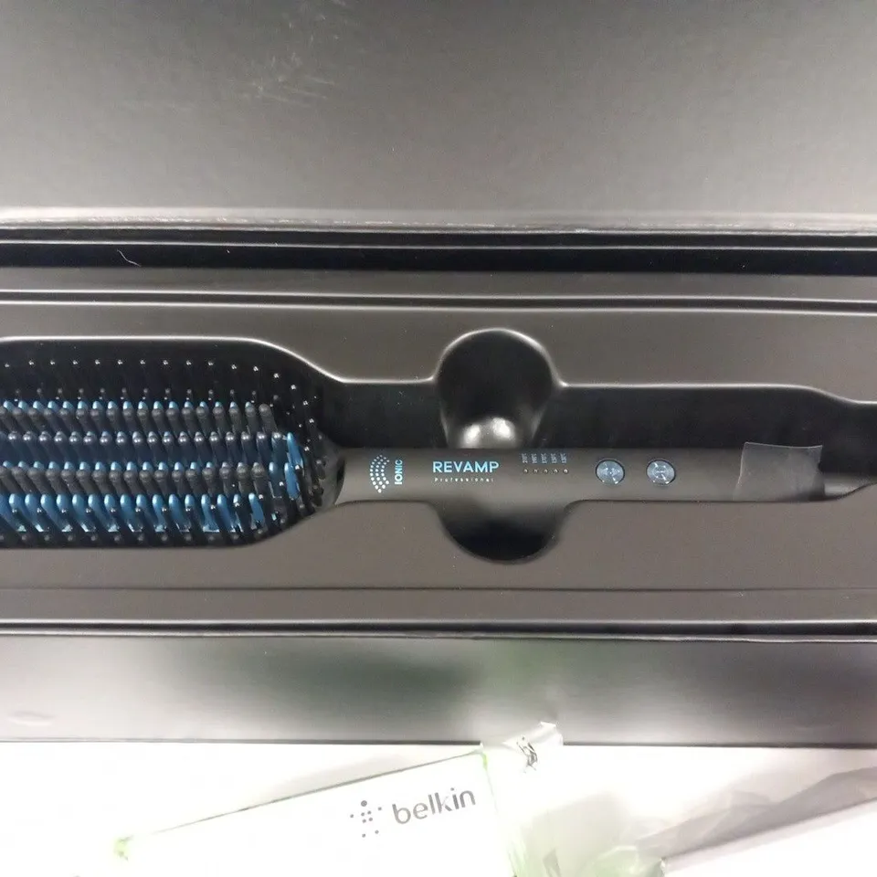BOXED REVAMP PROGLOSS DEEPFOAM BRUSH CERAMIC STRAIGHTENING BRUSH