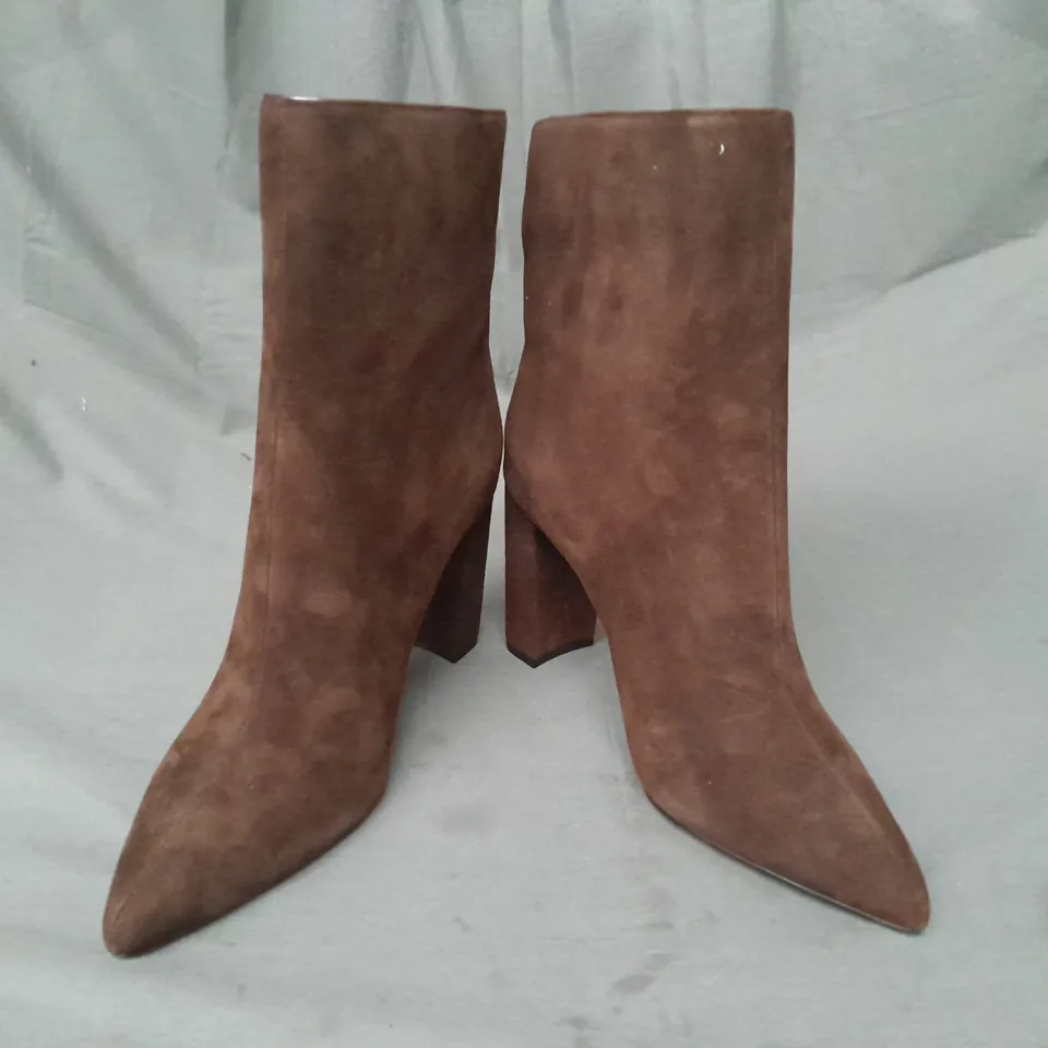 BOXED PAIR OF ALDO POINTED TOE HIGH BLOCK HEEL ANKLE BOOTS IN BROWN UK SIZE 6