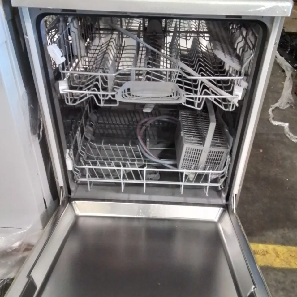 BOSCH SMS26AI08G SERIES 2 STAINLESS STEEL FREESTANDING DISHWASHER (B-57343)