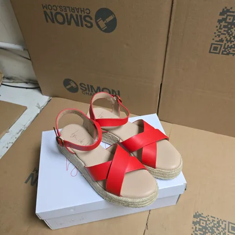 BEN DI LISI RED CROSS-STRAP ESPADRILLE WEDGE SANDALS – UK 6 – WOMEN'S FOOTWEAR 