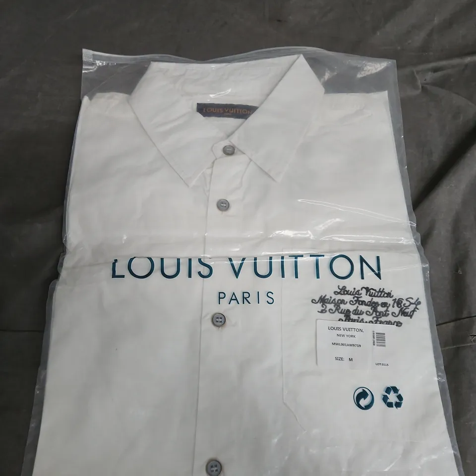 LOUIS VUITTON PARIS WHITE BUTTON-DOWN SHORT SLEEVE SHIRT - M