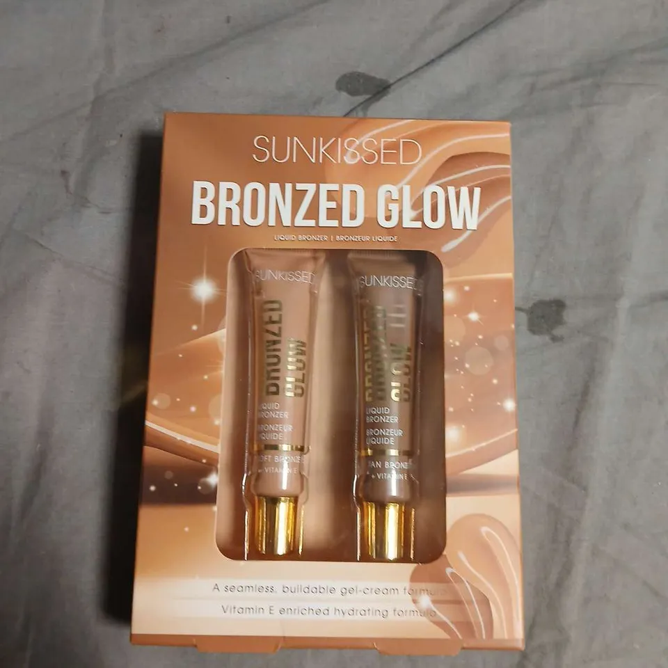 SUNKISSED BRONZED GLOW LIQUID BRONZER SET