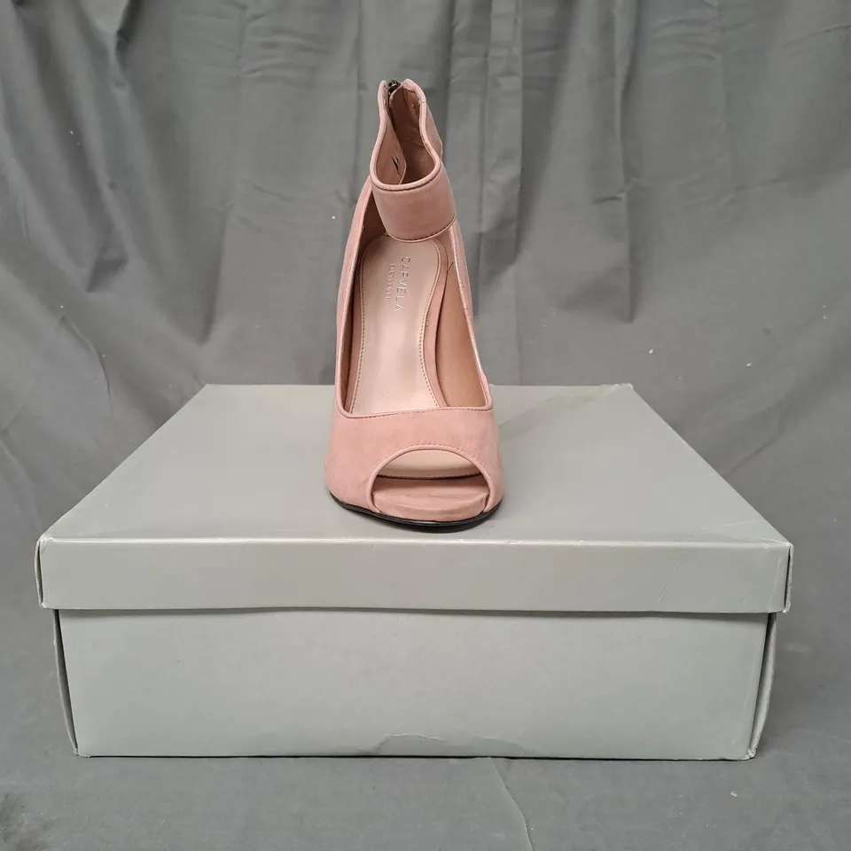 BOXED PAIR OF CARVELA BY KURT GEIGER PEEP TOE HIGH HEEL SHOES IN PINK EU SIZE 39