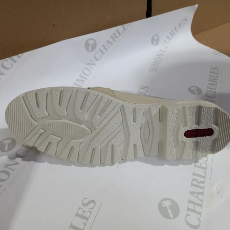 RIEKER BEIGE LOAFER SIZE 7.5