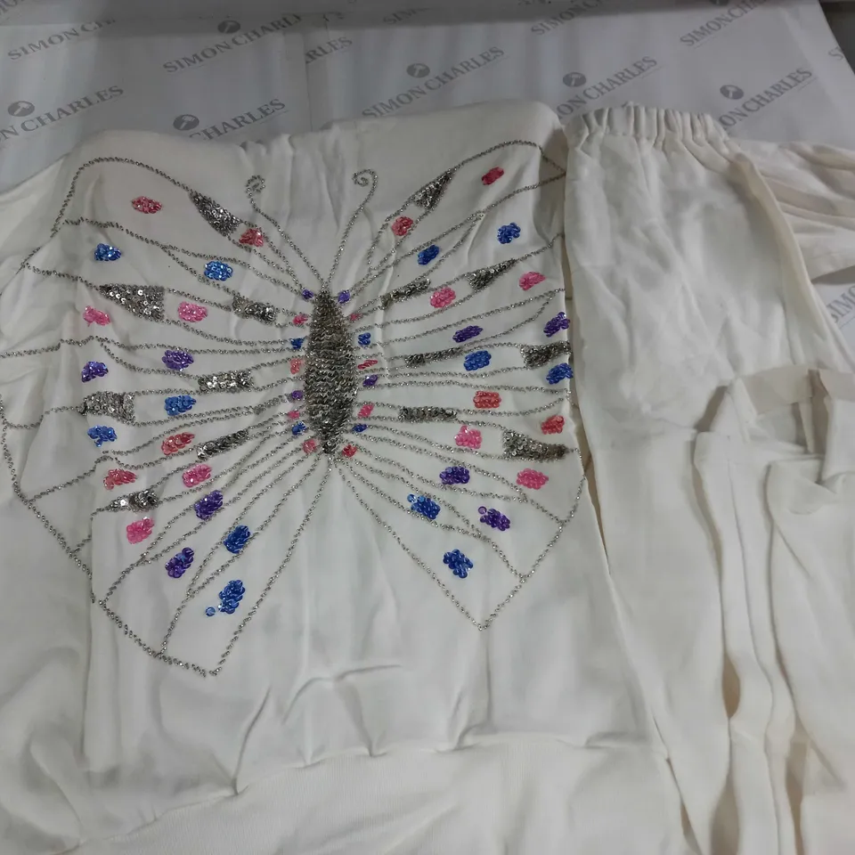 LOT OF 15 EMBELLISHED JUMPER AND JOGGER SETS IN WHITE - SIZE UNSPECIFIED