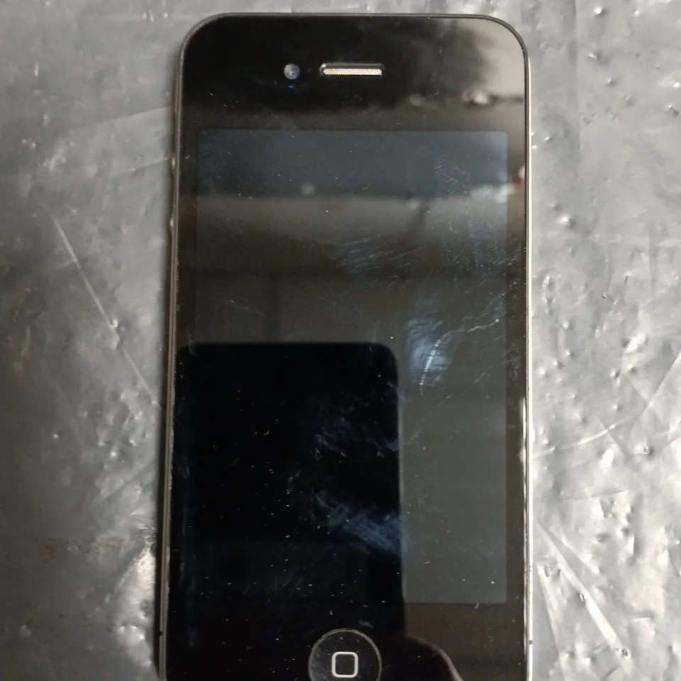 APPLE IPHONE 4 SMARTPHONE