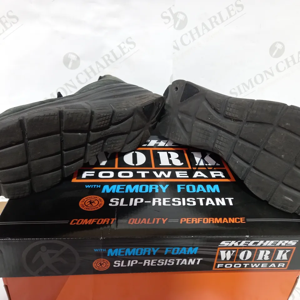 BOXED PAIR OF SKECHERS BLACK TRAINERS  - SIZE 6