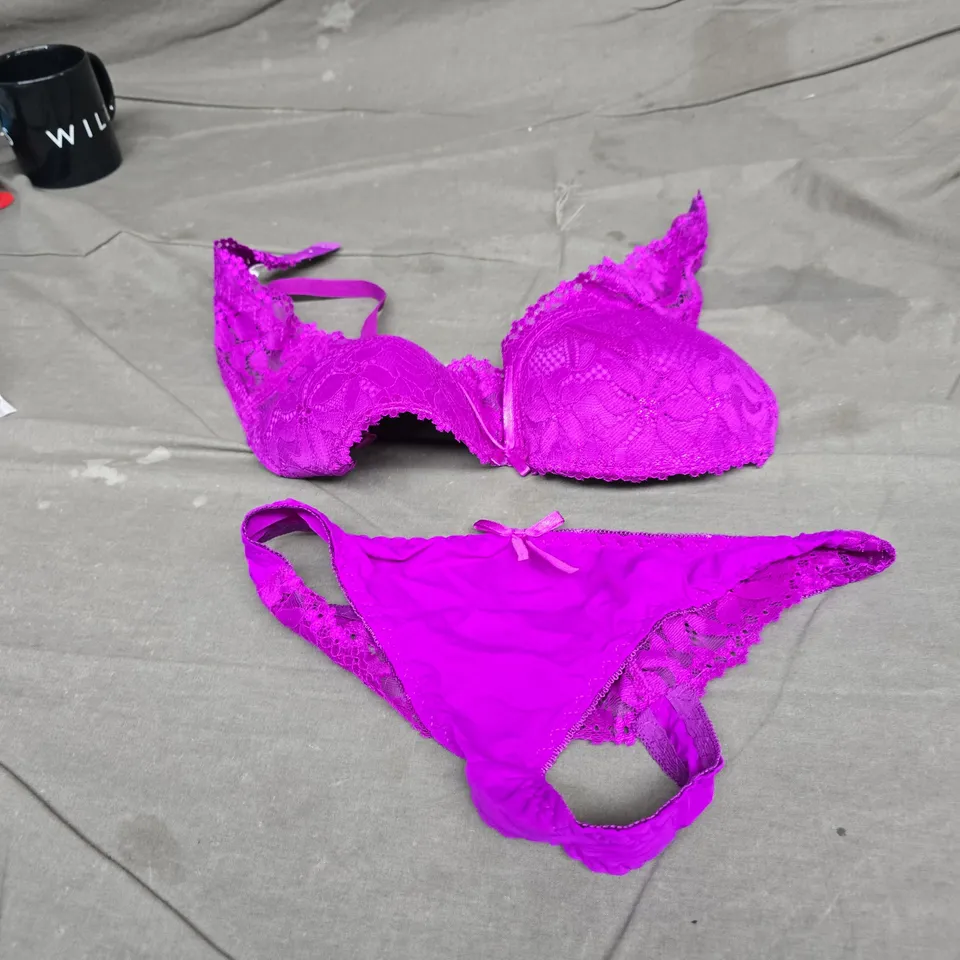 PURPLE LACE LINGERIE SET – BRA & THONG, SIZE L