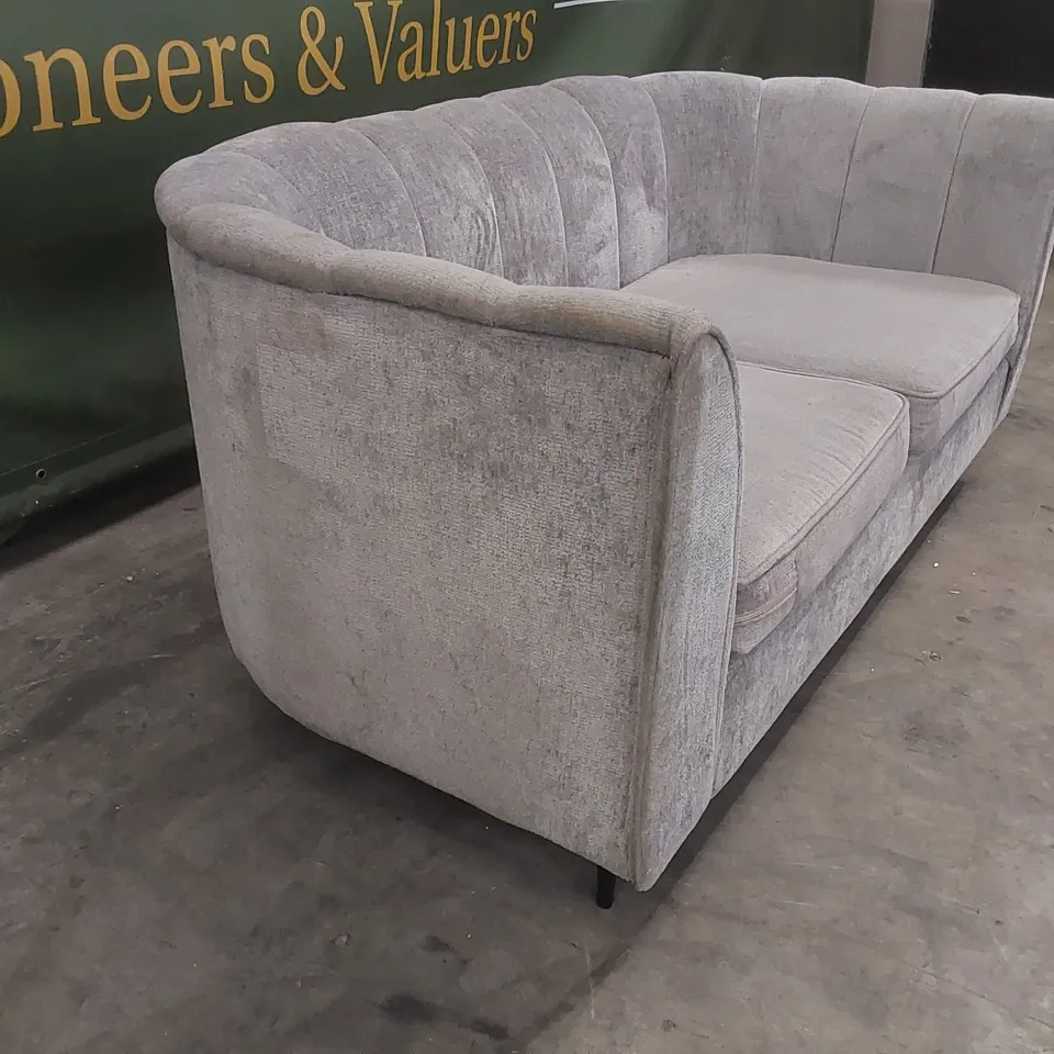 QUALITY DESIGNER GUILD FABRIC UPHOLSTERED 3 SEATER SOFA