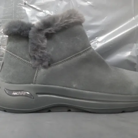 SKECHERS GO WALK ARCH FIT SUEDE CHUGGA BOOT- CHARCOAL SIZE 6