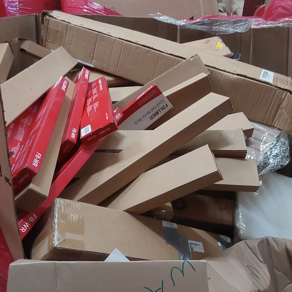 PALLET OF ASSORTED ITEMS INCLUDING: INFLATABLE POOL, SCOOTER, CAT SCRATCHING POST, CHAIR MAT, HIGH DENSITY EXERCISE MAT ECT
