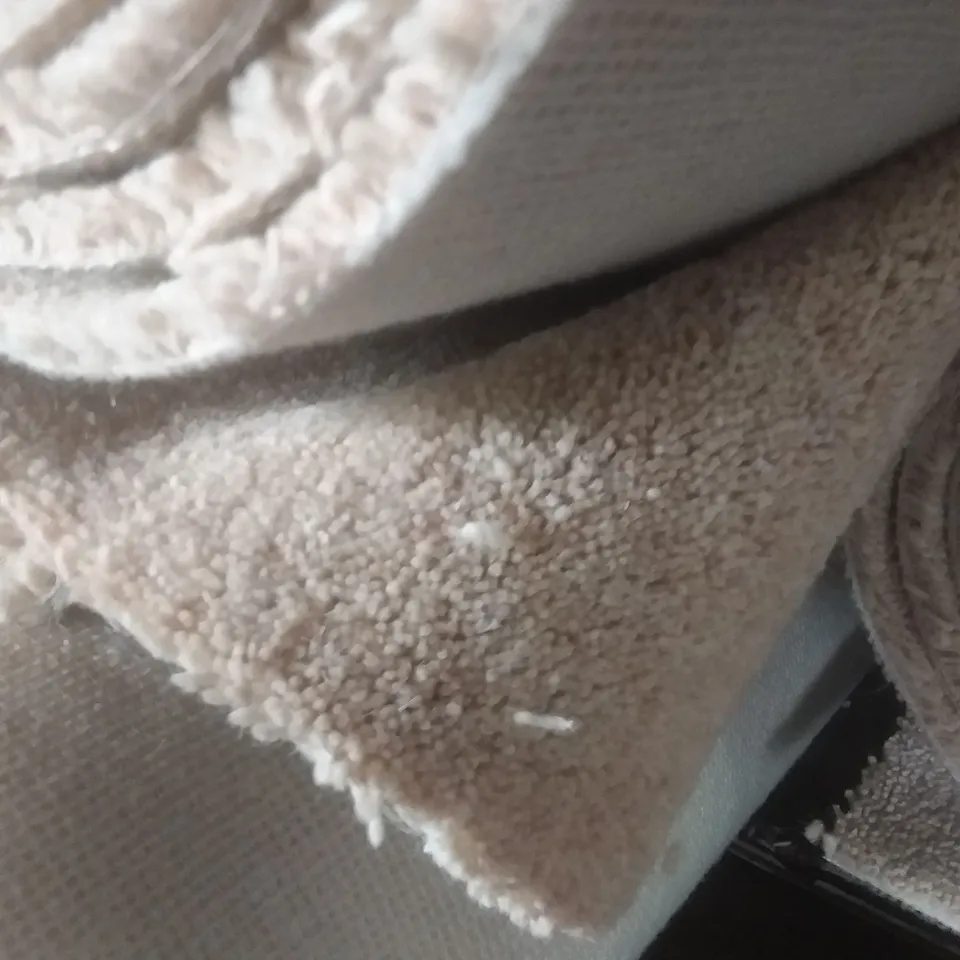 ROLL OF QUALITY CRESTA HEATHER'S 50OZ CARPET  4×4.73M