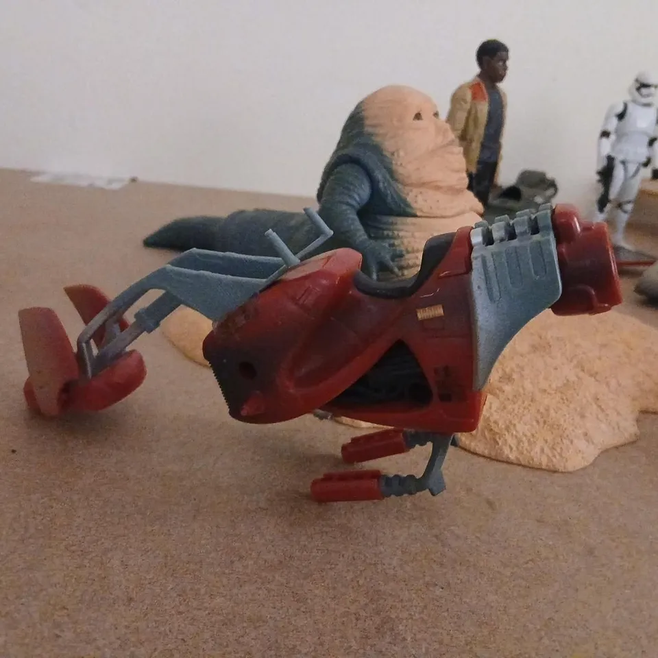 SMALL COLLECTION OF RETRO STAR WARS COLLECTABLES