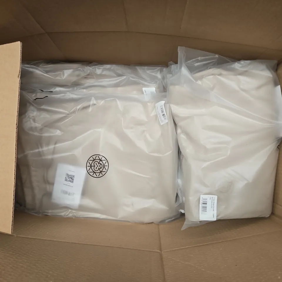 APPROXIMATELY 20 ASSORTED BAGGED CLOTHING ITEMS IN VARIOUS SIZES TO INCLUDE MENS BRASS MONKEY SHORTS IN CLAY & UNISEX BRASS MONKEY JOGGERS IN CLAY