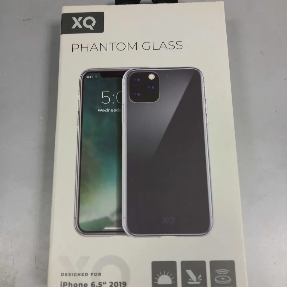 APPROXIMATELY 40 BRAND NEW BOXED XQ PHANTOM CASES FOR IPHONE 6.5" 2019 MODEL 