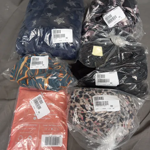 BOX OF APPROXIMATELY 12 ASSORTED CLOTHING ITEMS TO INCLUDE SKIRT, DRESS, ONESIE ETC