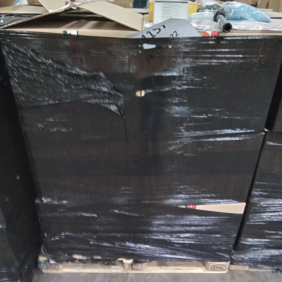 PALLET OF ASSORTED ITEMS INCLUDING WORLD FLAGS SET, FLORAL WALL DECOR, VAHDAM HERBAL TEA SET, HALLOWEEN BALLOON SET, YOINS BLUE TOP