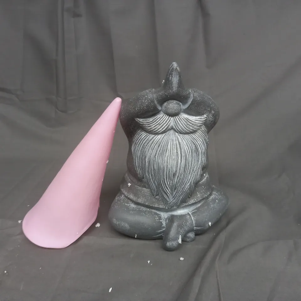 MY GARDEN STORIES SOLAR LED YOGA GNOME - PINK