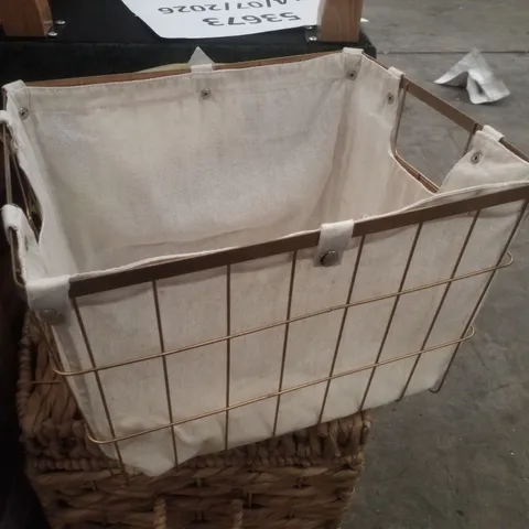 BOXED METAL BASKET 27H×40W×33D CM