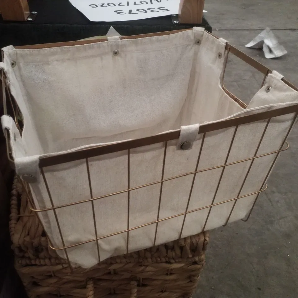 BOXED METAL BASKET 27H×40W×33D CM