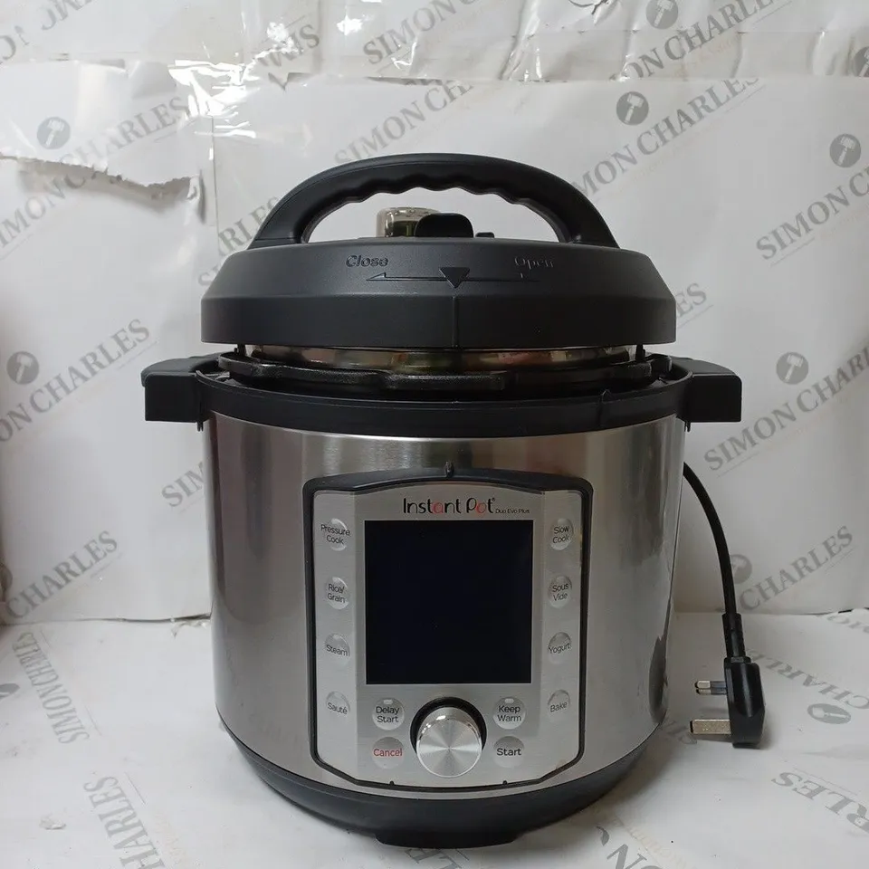 INSTANT POT DUO EVO PLUS PRESSURE COOKER