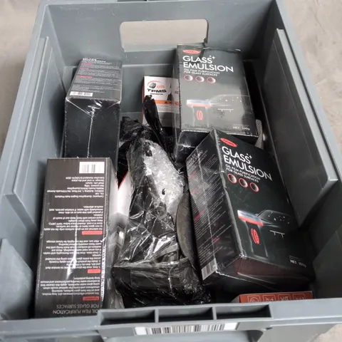 APPROXIMATELY 8 ASSORTED VEHICLE PARTS & ACCESSORIES