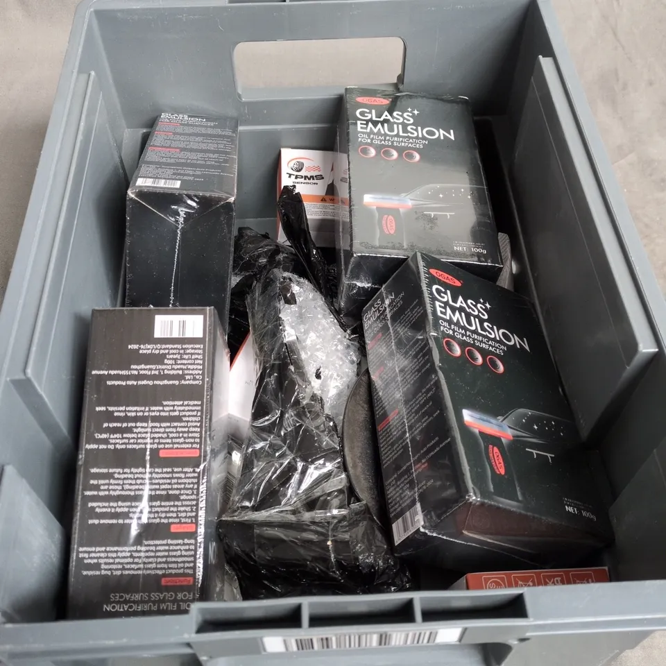 APPROXIMATELY 8 ASSORTED VEHICLE PARTS & ACCESSORIES