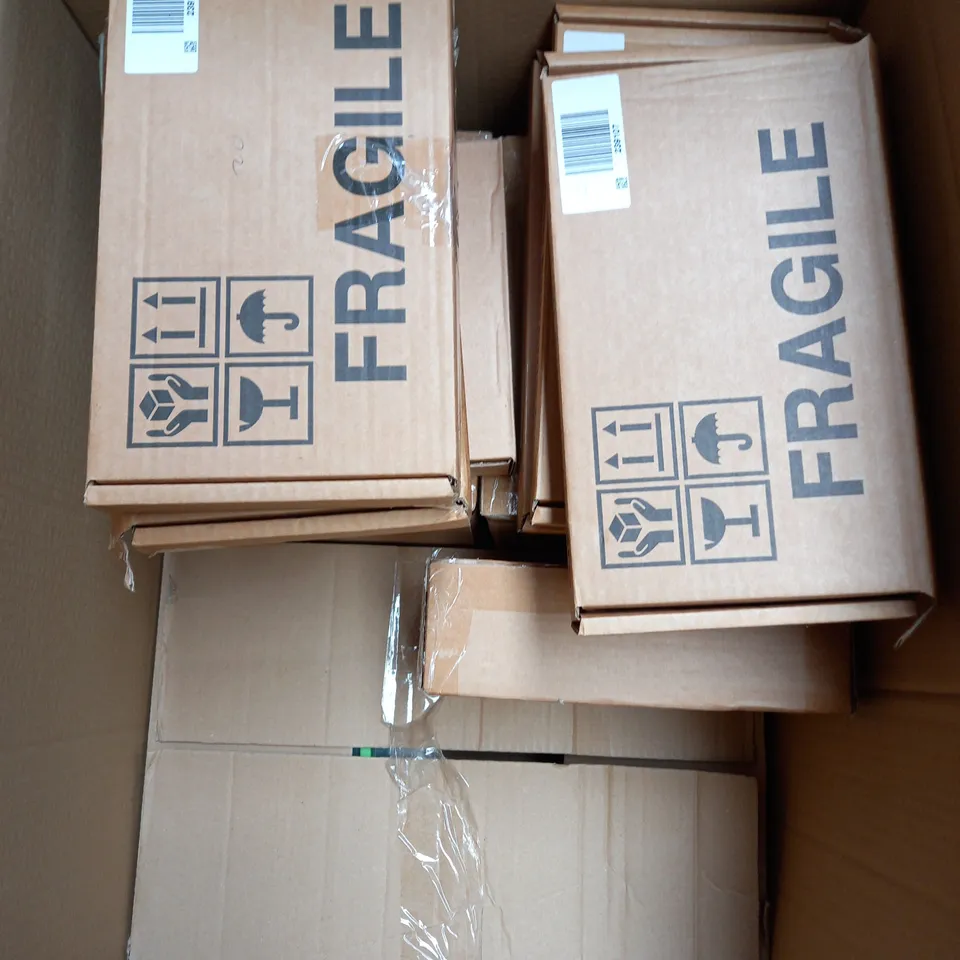 BOX OF APPROXIMATELY 15 ASSORTED HOUSEHOLD ITEMS TO INCLUDE PRAI BEAUTY PRIME-TIME SERUM, MOLTON BROWN LIQUID HANDWASH, HOMEWOX TROPICAL PARADISE SCENTED CANDLE ETC