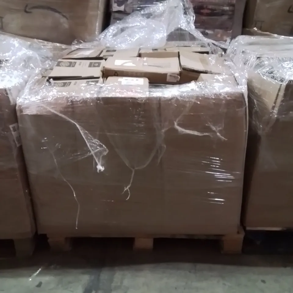 PALLET CONTAINING A LARGE QUANTITY OF TV WALL MOUNT BRACKETS
