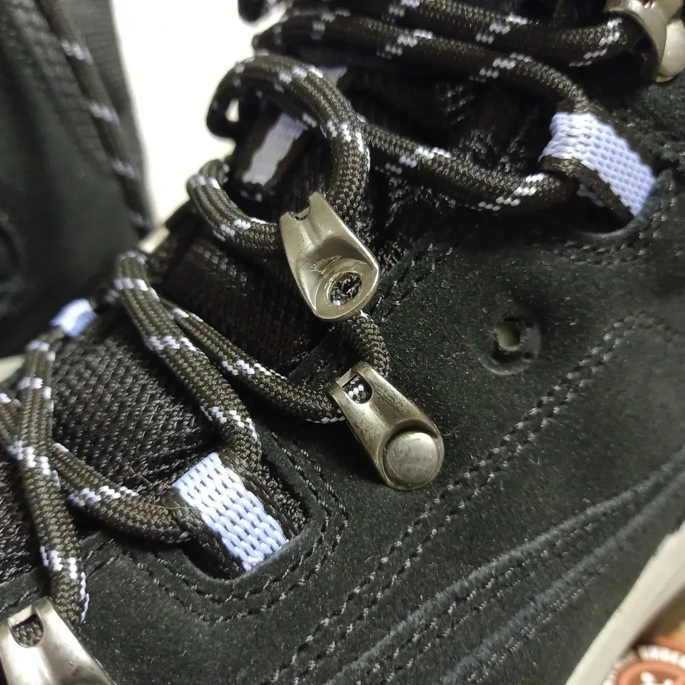 SKECHERS ALPHA WATERPROOF BOOTS UK SIZE 6