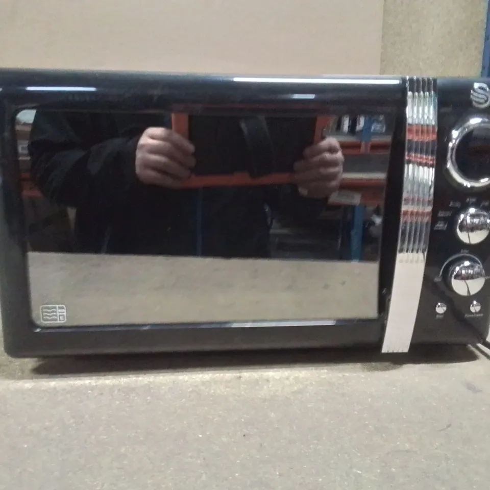 SWAN MICROWAVE BLACK