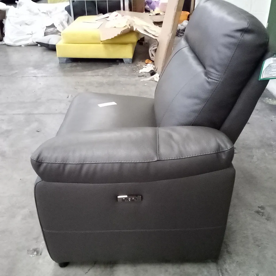 QUALITY DESIGNER DYNAMIC 3 SEATER RHF ARM 9300 BLACK