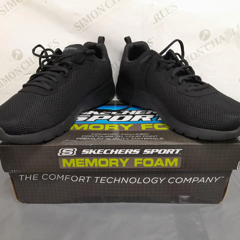 BOXED PAIR OF SKECHERS MEMORY FOAM TRAINERS IN BLACK UK SIZE 10.5