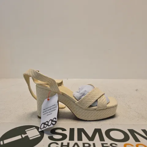 ASOS DESIGN HENLEY PLATFORM SANDALS – WHITE RAFFIA, UK5