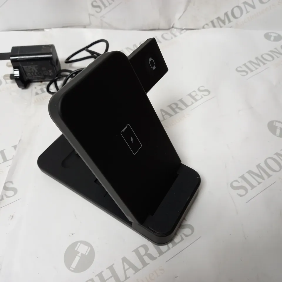 3 IN 1 CHARGING STATION 