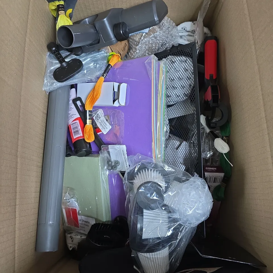 APPROXIMATELY 20 ASSORTED HOUSEHOLD PRODUCTS TO INCLUDE NOTEBOOK, SEALANT, HOME DECOR ETC 