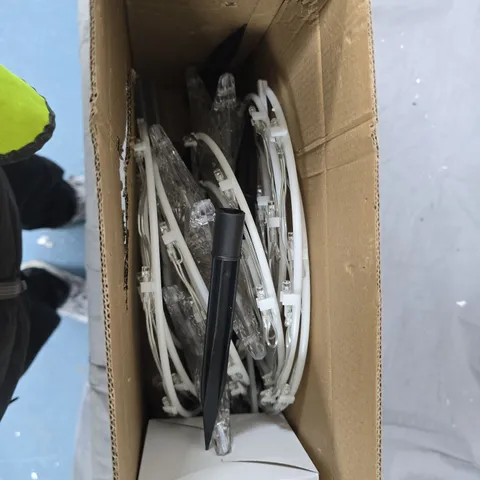 HOME STORIES SET OF 4 INDOOR OUTDOOR PRE LIT STAR SPIRAL PATHFINDER