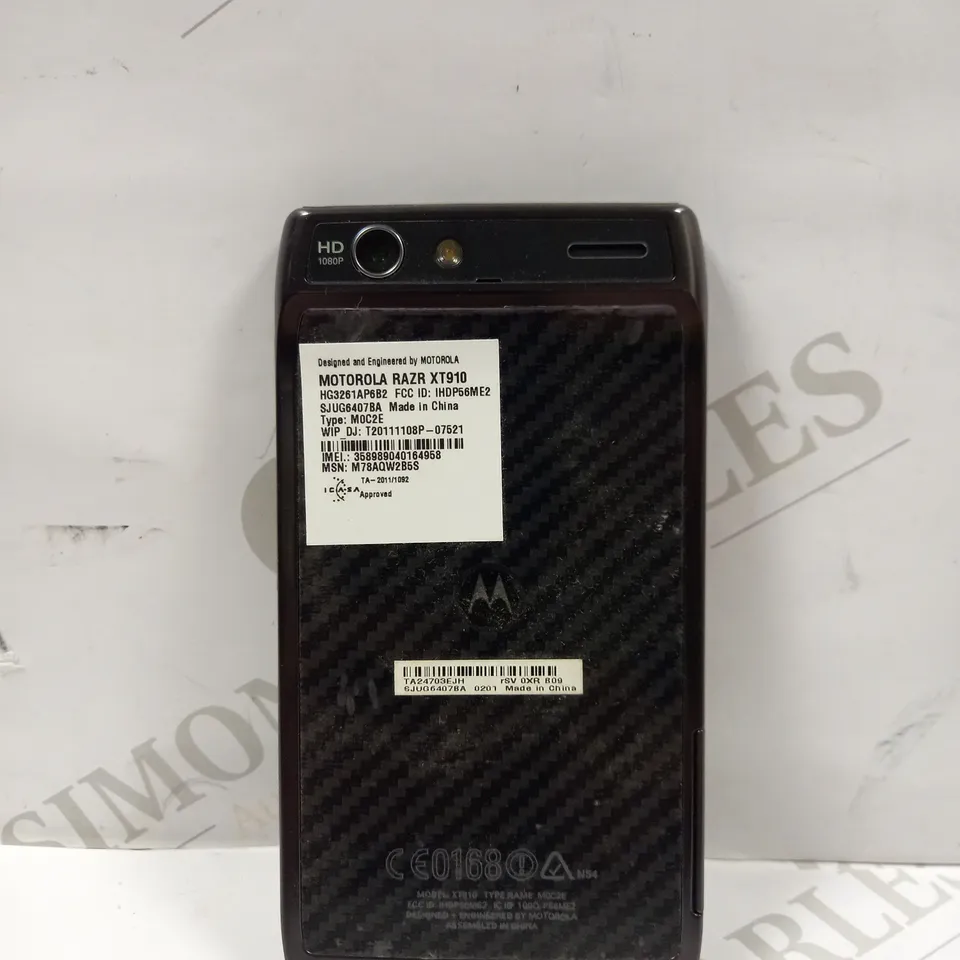 MOTOROLA RAZR XT910 SMARTPHONE 
