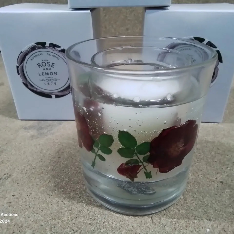 LOT CONTAINING X4 BOTANICAL DELIGHTS ROSE AND LEMON LEAVES FLORAL GLASS CANDLE
