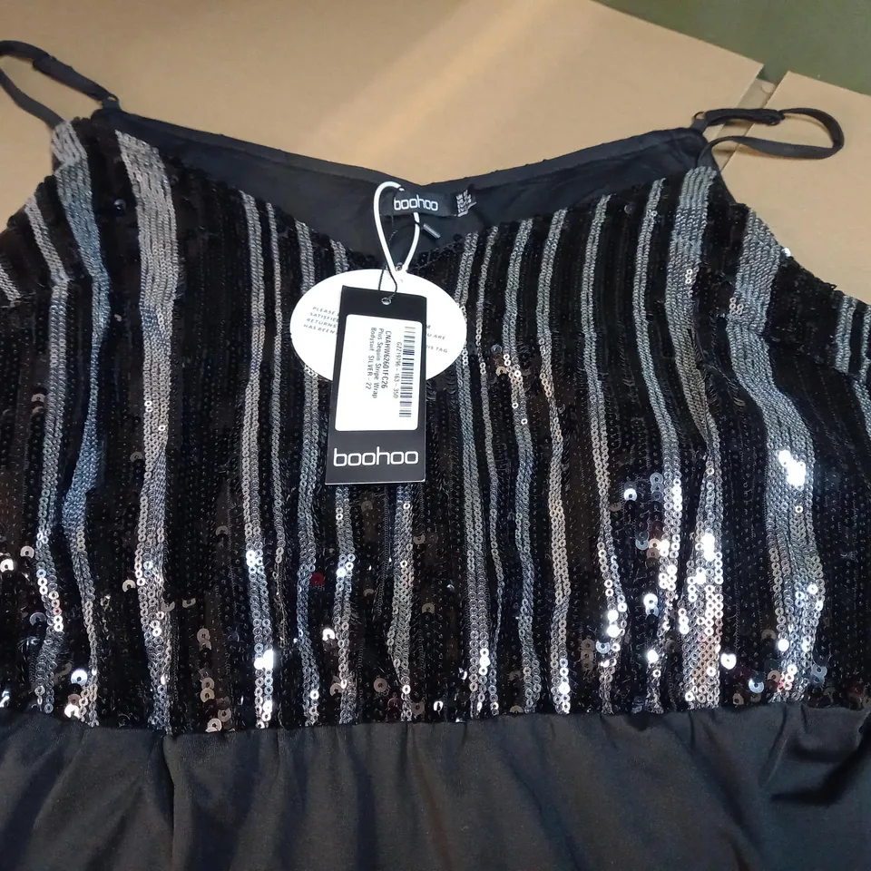 BOOHOO SILVER/BLACK SEQUIN STRIPE WRAP BODYSUIT - SIZE 22