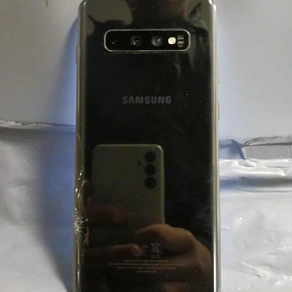 SAMSUNG GALAXY S10+ IN BLACK