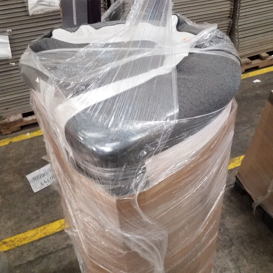 PALLET CONTAINING 2 LED FLOOR LAMPS & EMMA MATTRESS- SIZE UNSPECIFIED 