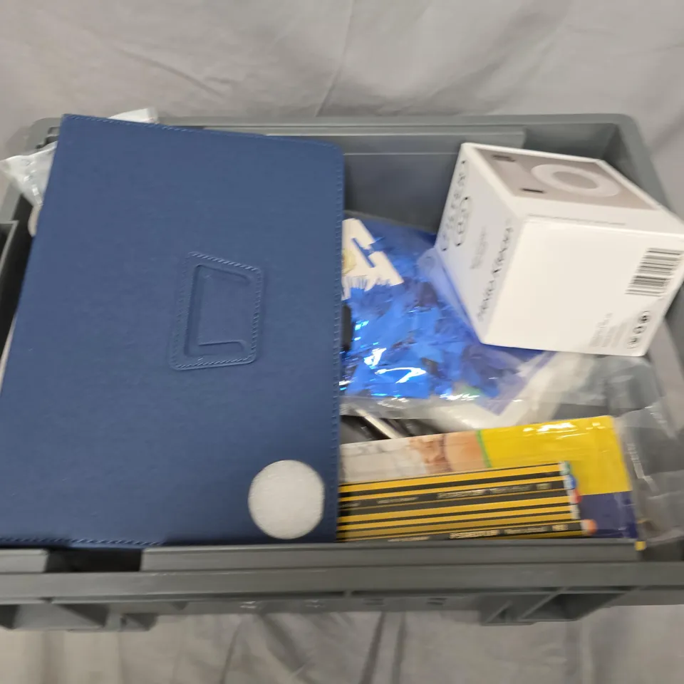 APPROXIMATELY 20 ASSORTED HOUSEHOLD ITEMS TO INCLUDE PENCILS, BIN BAGS AND PLIERS