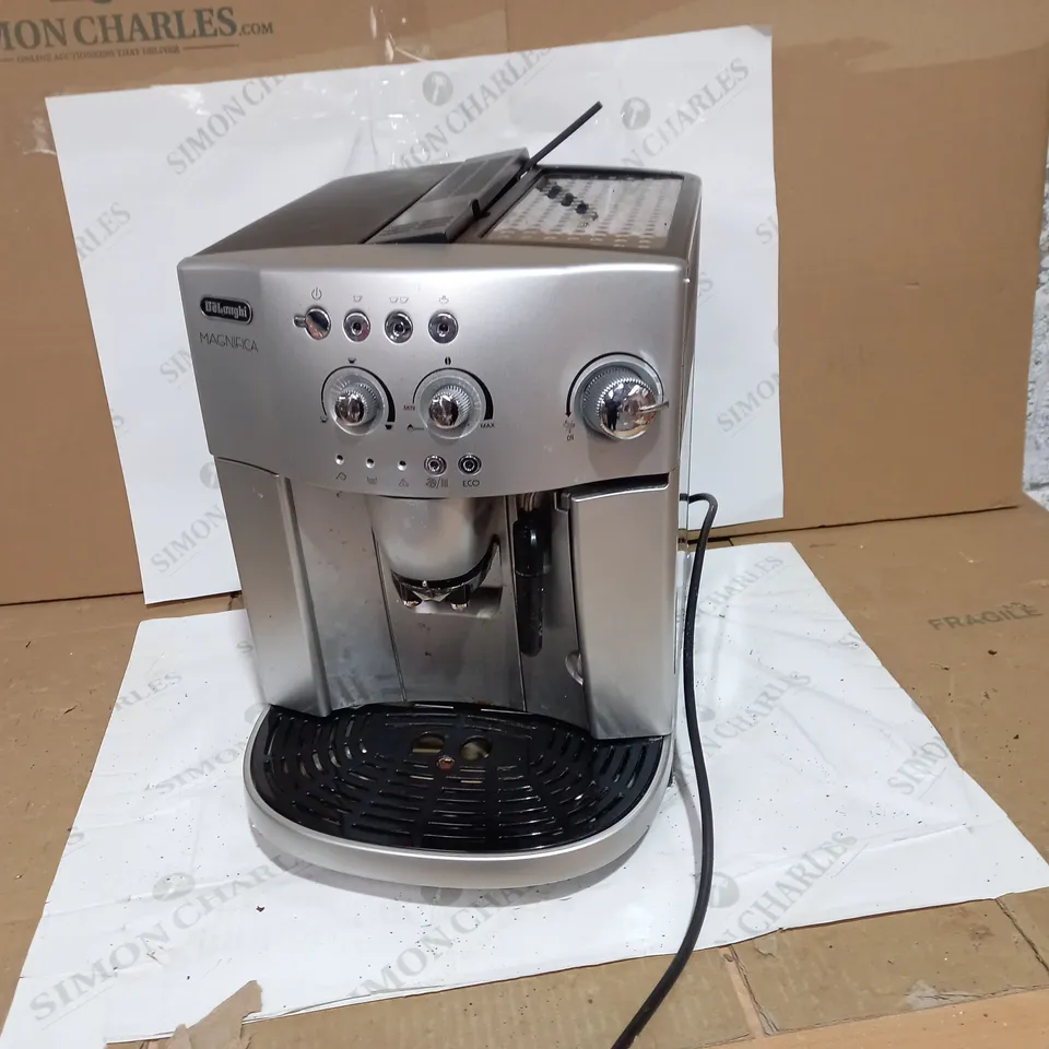 DELONGHI MAGNIFICA COFFEE MACHINE 
