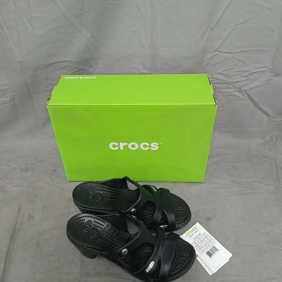 CROCS CYPRUS V HEEL W SANDALS – BLACK, UK 4 (EU 37) – BOXED