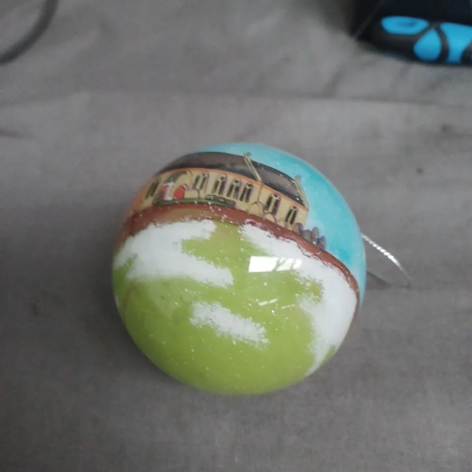 APPROXIMATELY 20 ASSORTED HOUSEHOLD ITEMS INCLUDING CHRISTMAS BAUBLE , SPORT TAPE AND PET GROOMING TOOL